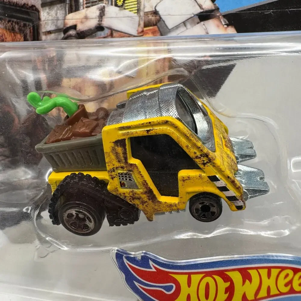 Hot Wheels Wall-E Disney Pixar Character Cars Diecast Vehicle NIP Sealed GCK28